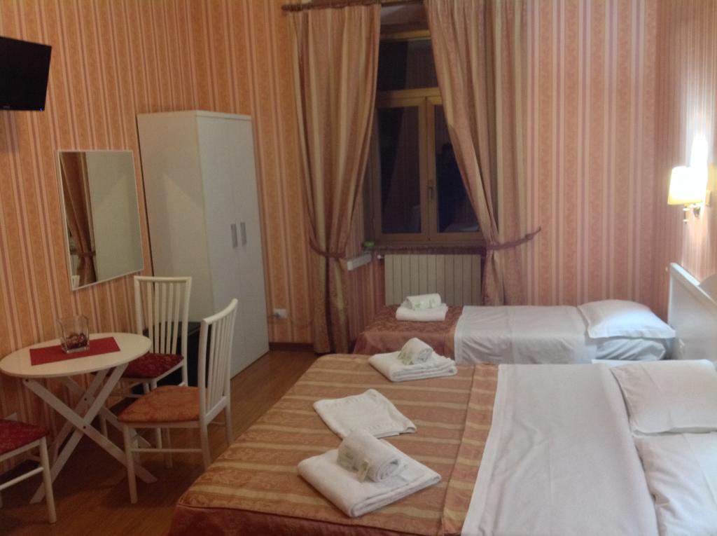 Rome Palace Hotel Room photo