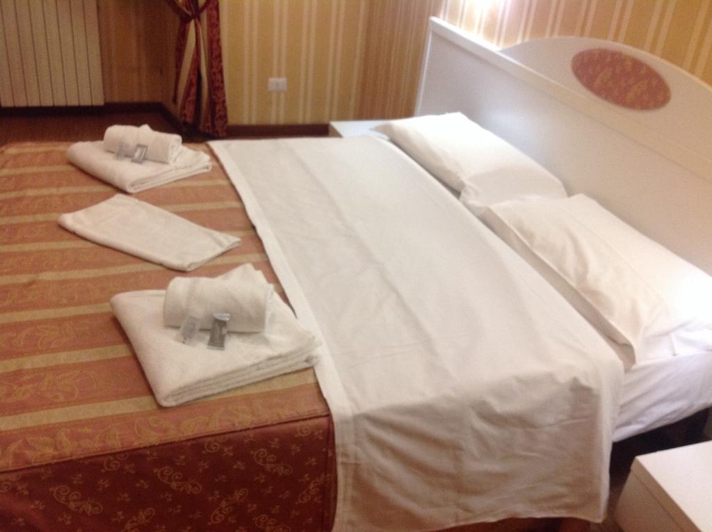 Rome Palace Hotel Room photo